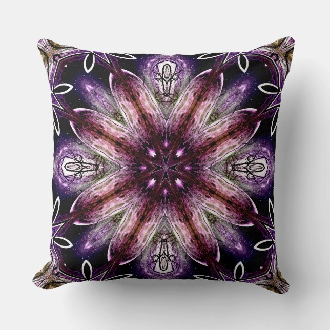 Violet en Magenta Kosmische Bloem Kaleidoscoop Kussen (Voorkant)