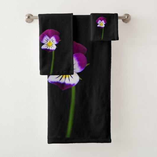 Violet Flower btcnm Bad Handdoek (Insitu)