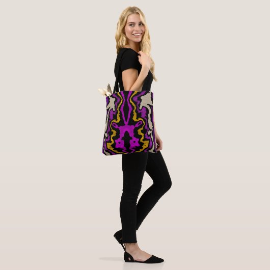 Violet indrukken tote bag (Op model)