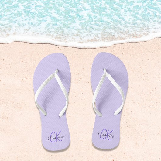 Violet lavender gekleurde naam monogram teenslippers