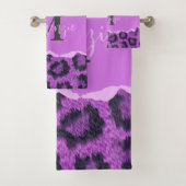 Violet Leopard Print Bad Handdoek (Insitu)