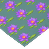 Violet Lotus Flowers & Lily Pads op Sapphire Green Tafelkleed (Gekanteld)
