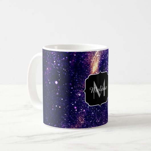 Violet paarse abstracte galaxy Custom Monogram Koffiemok (Voorkant links)