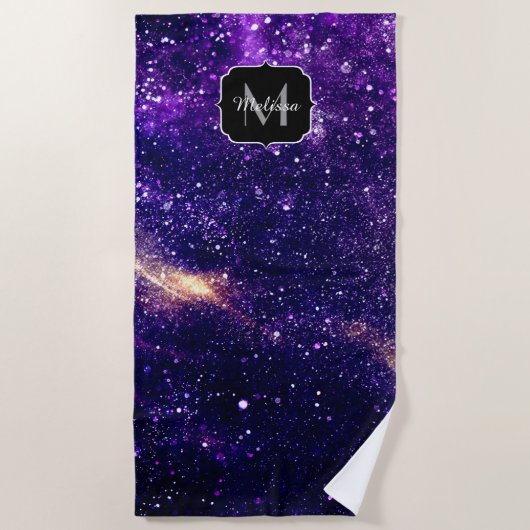 Violet paarse abstracte galaxy Custom Monogram Strandlaken (Voorkant)