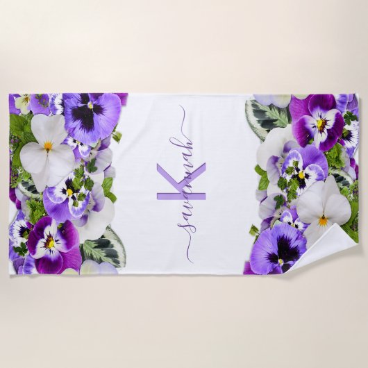 Violet paarse bloemen monogram naam script strandlaken (Voorkant)