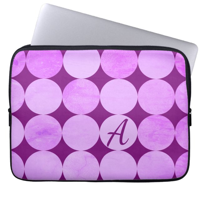 Violet, Paarse magenta & roze cirkels Monogram Laptop Sleeve (Voorkant)