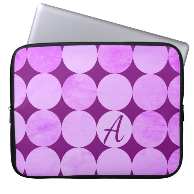 Violet, Paarse magenta & roze cirkels Monogram Laptop Sleeve (Voorkant)