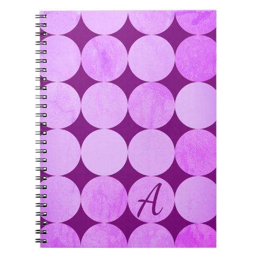 Violet, Paarse magenta & roze cirkels Monogram Notitieboek (Voorkant)