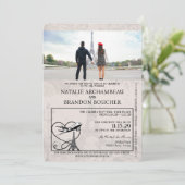 Violet Paarse Paris Passport Wedding Kaart (Staand voorkant)
