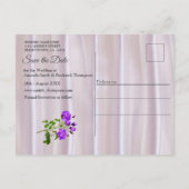 Violet-paarse Rozen op Roos-roze zijde Aankondigingskaart (Achterkant)