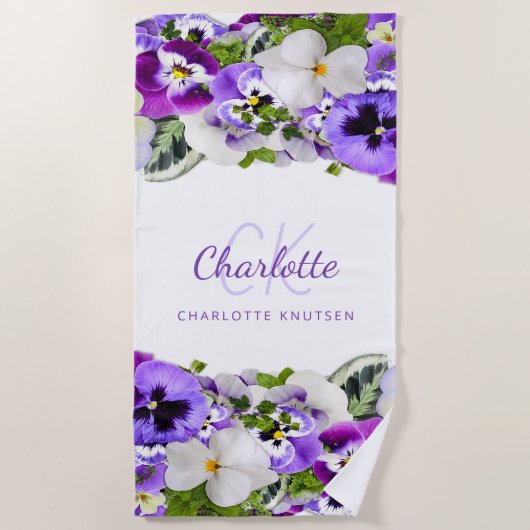 Violet paarse witte florale monogram naam strandlaken (Voorkant)