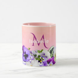 Violet pansiebloemen op perzik met monogram naam mok