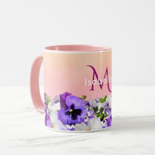 Violet pansiebloemen op perzik met monogram naam mok (Voorkant links)