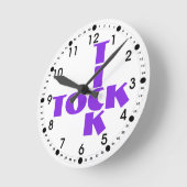 Violet Tick Tock Typography Crossword Style Ronde Klok (Hoek)