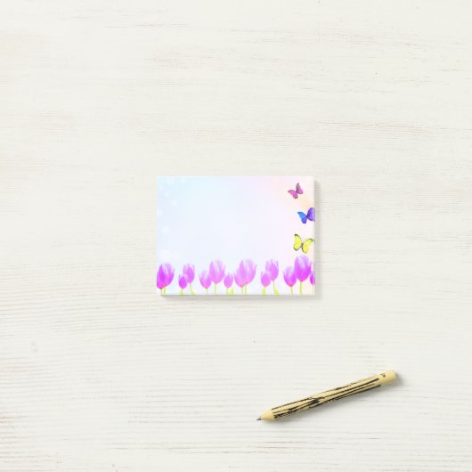 Violet tulpenbloemen en vlinderbloemigen post-it® notes (Op bureau)