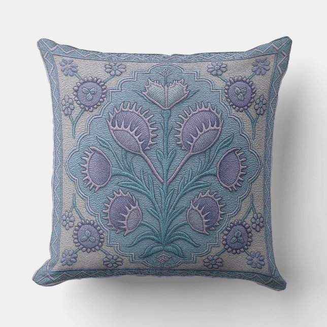 Violet Venus FlyTrap Pillow Kussen (Voorkant)