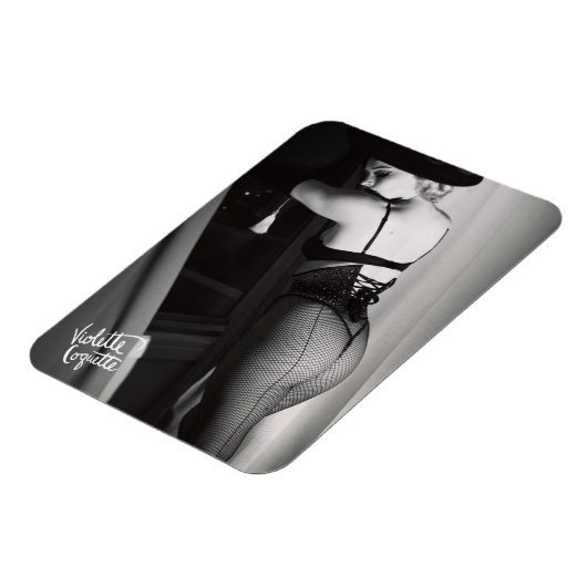 Violette Coquette "Film Noir" / Venster Magneet (Linkerzijde)