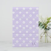 Violette en Witte Bloemen Papier Monogram (Staand voorkant)