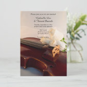 Violin and White Rose Flowers Wedding Kaart (Staand voorkant)