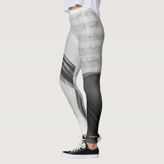 Violin en manuscript leggings (Links)