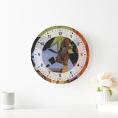 Violin- en speelkaarten op een tafel grote klok (Huis)