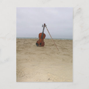 Violin op het strand briefkaart