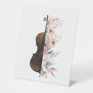 Viool tussen de bloemen. Boeket bloemen. Reclamebord Met Voetstuk