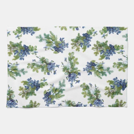 Viooltjes en sneeuwbedekte dennentakken theedoek (Horizontaal)