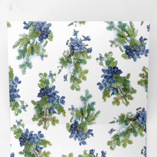 Viooltjes en wintertakken met dennen Foto Drieluik Wenskaart (Binnenzijde eerst)