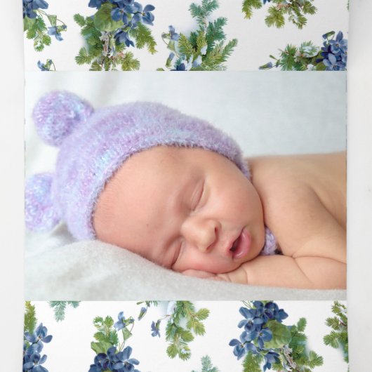 Viooltjes en wintertakken met dennen Foto Drieluik Wenskaart (Binnenkant midden)