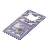 Viooltjes in een maanpot creditkaart flessenopener (Voorkant Gekanteld)