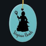 Virginia Beach, VA Neptune Statue Ocean Nautical Keramisch Ornament<br><div class="desc">Show trots in je stad of staat! Op het ornament staat een originele markeerafbeelding van de Neptune sculptuur op de stoep in Virginia Beach, VA. Dit zelfgemaakte foodie ontwerp is ook beschikbaar op andere producten. Er zijn ook andere staten en steden beschikbaar. Zie je niet wat je zoekt? Hulp nodig...</div>