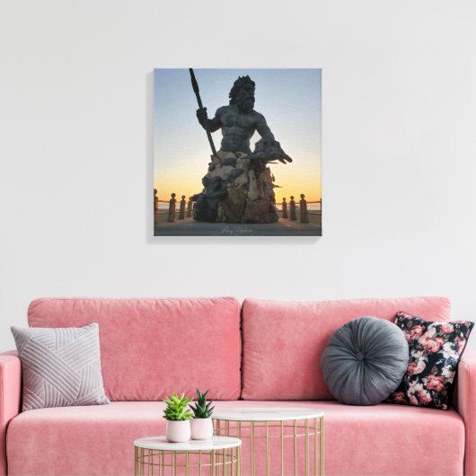 Virginia Beachs King Neptune Satue Canvas Afdruk (Insitu (Woonkamer))