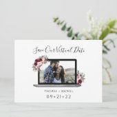 virtuele bruiloft laptop bordeaux bloem gebladerte save the date (Staand voorkant)