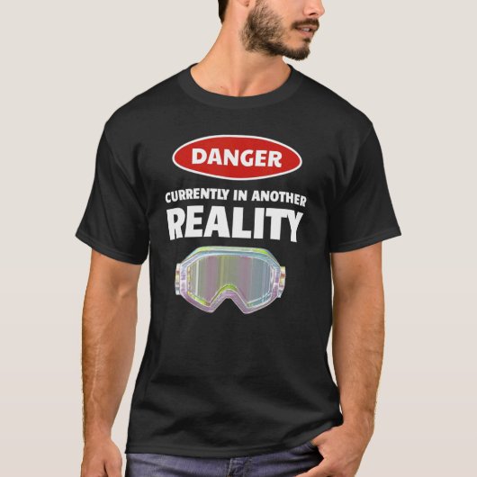 Virtuele virtuele realiteit in een andere virtuele t-shirt (Voorkant)