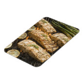 Vis en asperges op grill magneet (Linkerzijde)