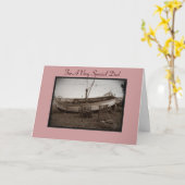 Visboot kreeft potten op kiezelstrand aan zee kaart (Gele Bloem)