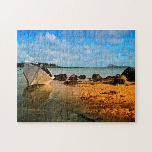 Visboot op Mauritiaans strand met eilandje Legpuzzel (Horizontaal)
