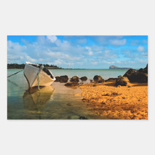 Visboot op Mauritiaans strand met eilandje Rechthoekige Sticker
