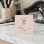 Visitekaartje met minimalistische haarstijl