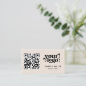 Visitekaartje met QR-code | Modern Beige Design (Staand voorkant)