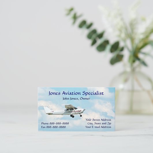 Visitekaartje van een éénmotorig luchtvaartuig (Staand voorkant)