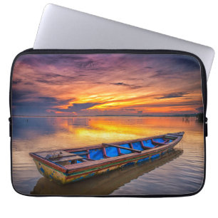 Vissen Boat op zonsopgang   Jubakar Beach Laptop Sleeve