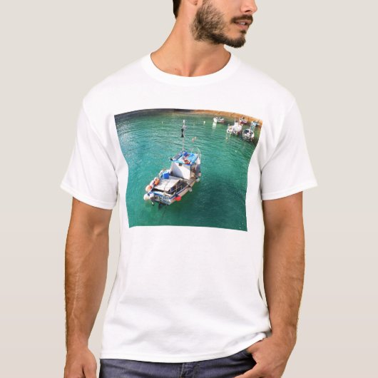 Vissende boot bij hoog getij t-shirt (Voorkant)