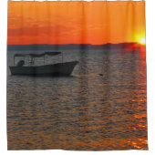 Vissende boot bij Sunset Shower Curtain Douchegordijn (Voorkant)