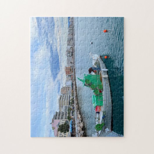 Vissende boot in Harbour Corinth Greece Legpuzzel (Verticaal)