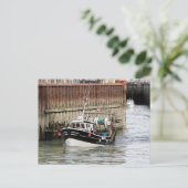 Vissende boot in Le Tréport in Frankrijk Feestdagenkaart (Staand voorkant)