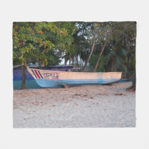 Vissende boot op het strand van Tamarindo, Costa R Fleece Deken
