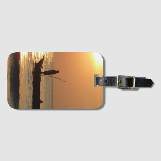 Vissende boot op zonsondergang bagagelabel (Voorkant (horizontaal))