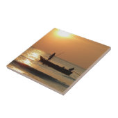 Vissende boot op zonsondergang tegeltje (Zijkant)